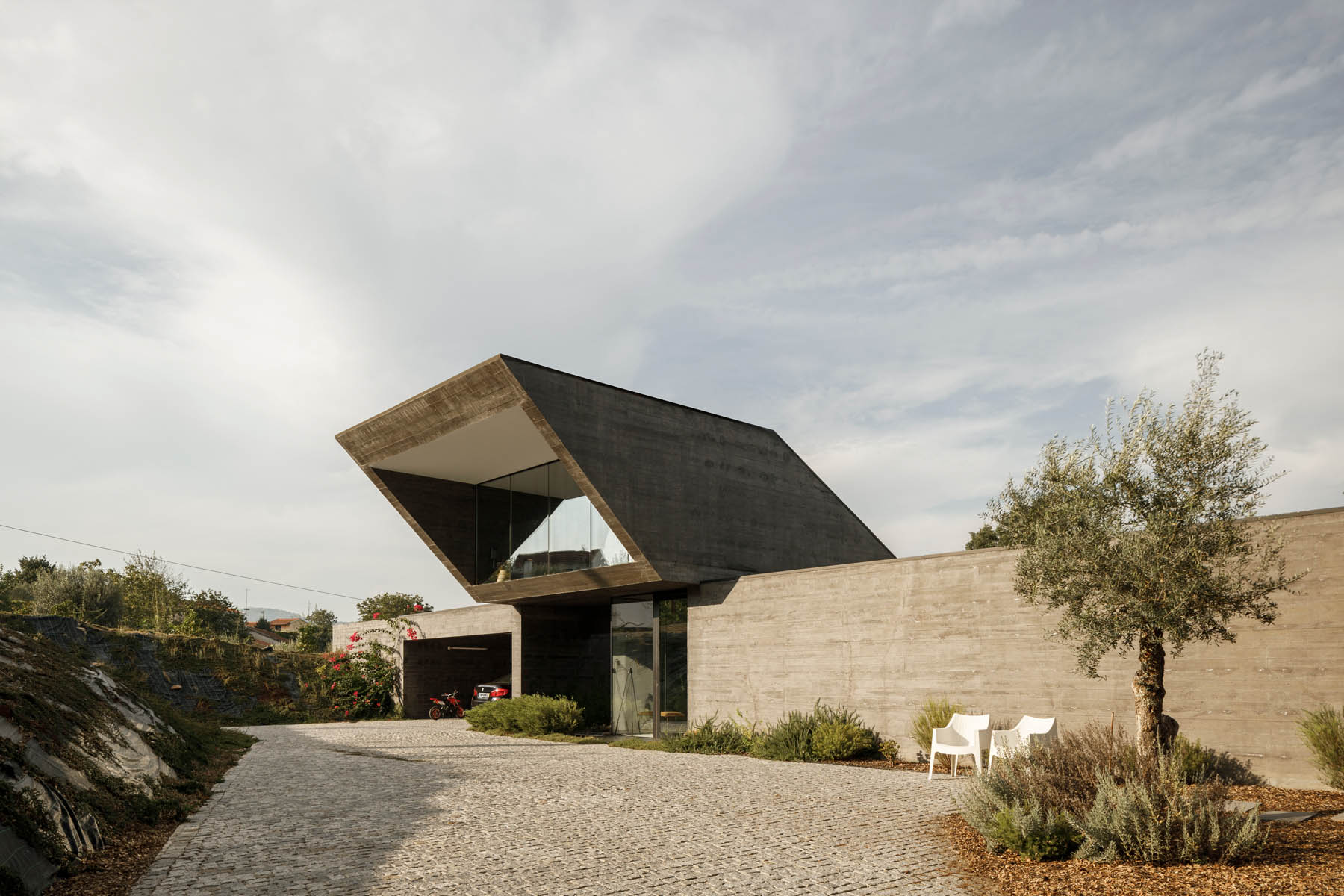 Cork Oak House In Celorico De Basto Por Concrete Houses